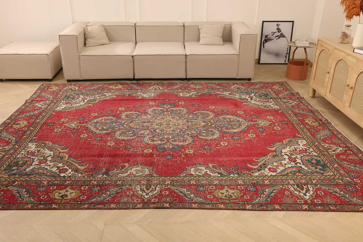 Vintage Southeastern Persian Style Oversize Rug 9x12 ft — Red & Beige Medallion