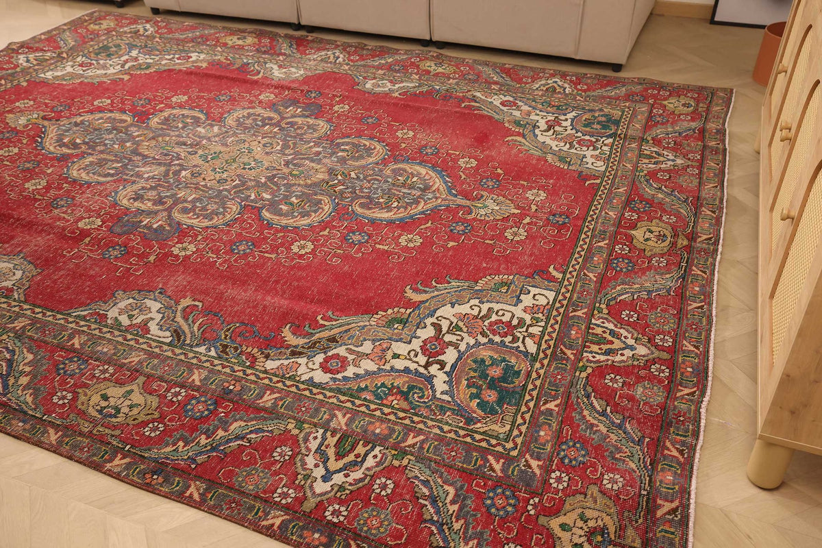 Vintage Southeastern Persian Style Oversize Rug 9x12 ft — Red & Beige Medallion