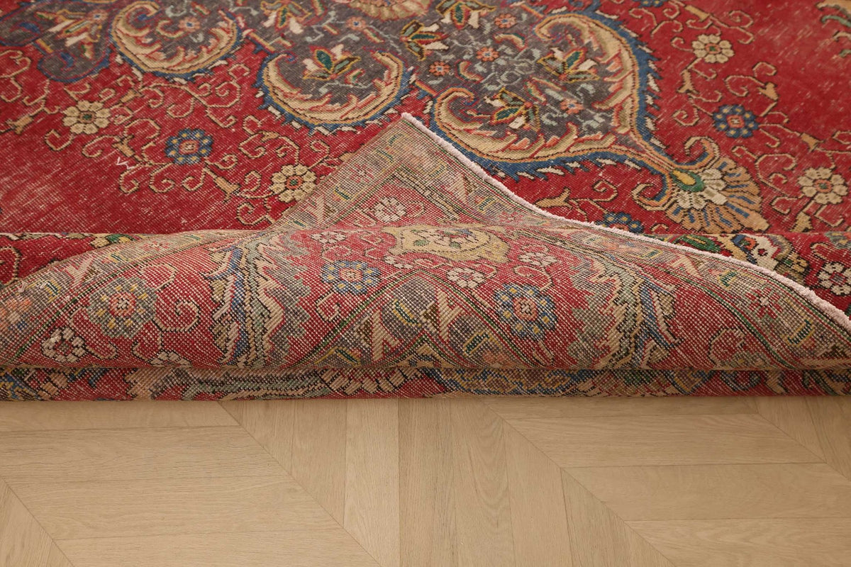 Vintage Southeastern Persian Style Oversize Rug 9x12 ft — Red & Beige Medallion