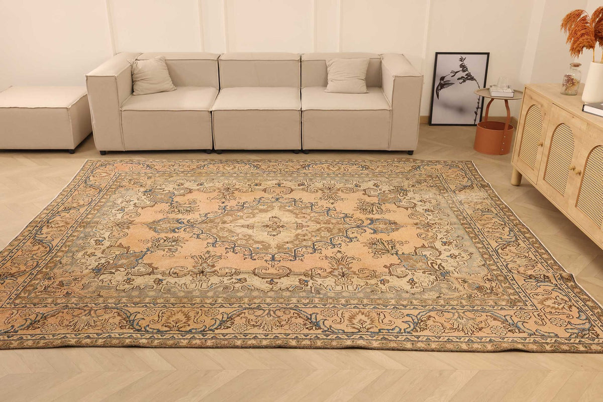 Vintage Southeastern Persian Style Oversize Rug 8x11 ft — Beige & Blue Medallion