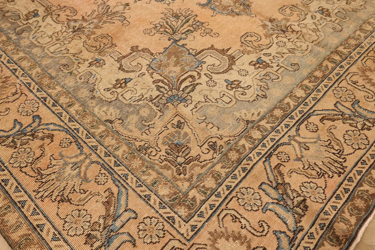 Vintage Southeastern Persian Style Oversize Rug 8x11 ft — Beige & Blue Medallion