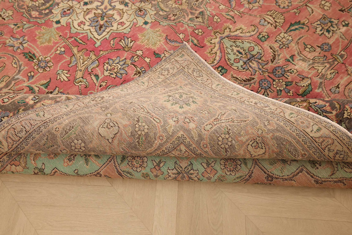 Vintage Southeastern Persian Style Oversize Rug 10x13 ft — Red & Green Medallion