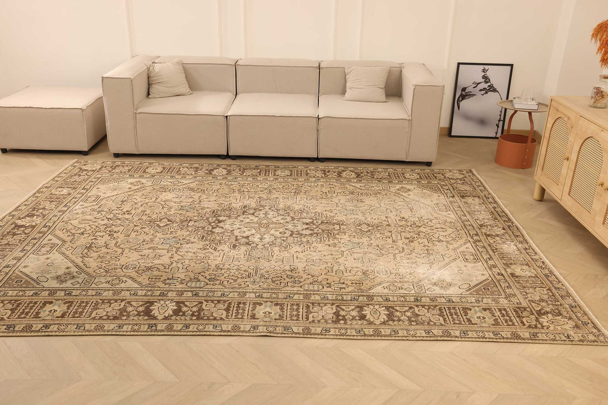 Vintage Southeastern Persian Style Oversize Rug 8x11 ft — Beige & Brown Floral