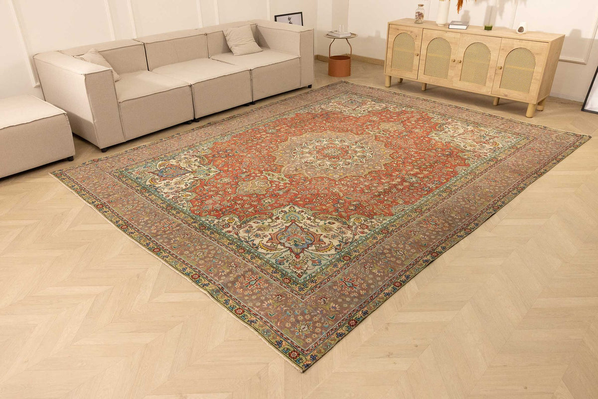 Vintage Southeastern Persian Style Oversize Rug 9x12 ft — Red & Beige Medallion