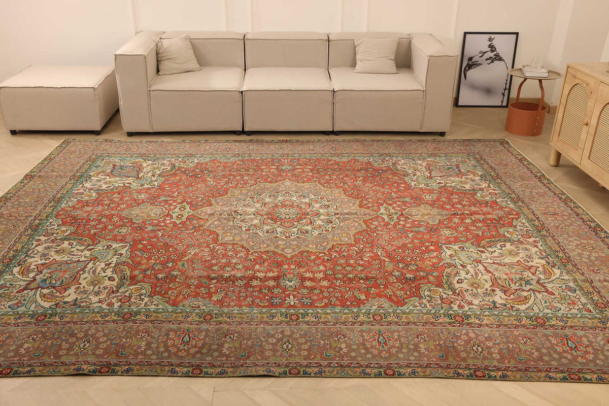 Vintage Southeastern Persian Style Oversize Rug 9x12 ft — Red & Beige Medallion
