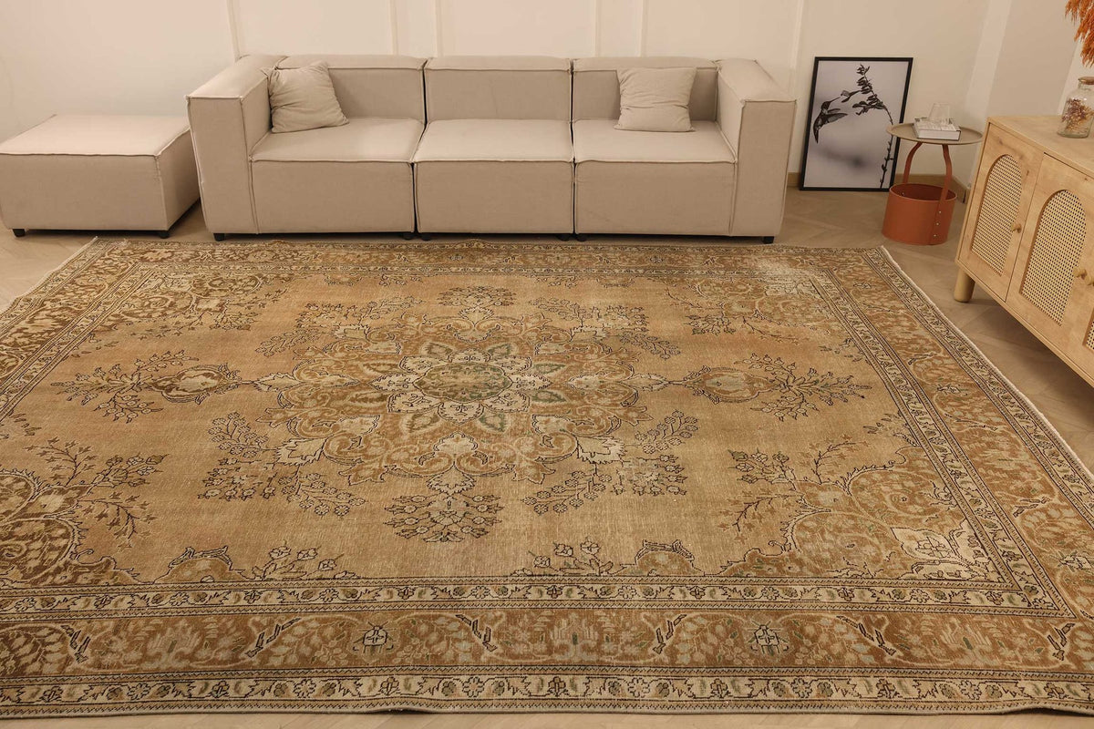 Vintage Southeastern Persian Style Oversize Rug 10x13 ft — Beige & Brown Medallion