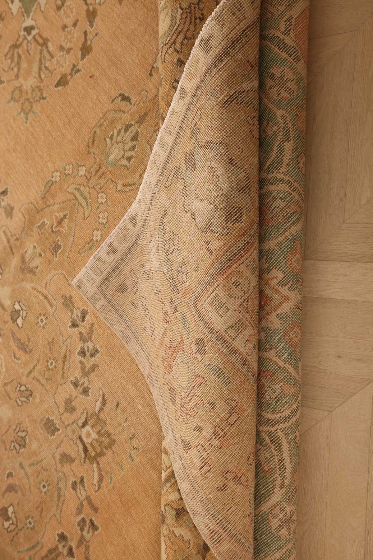 Vintage Southeastern Persian Style Oversize Rug 9x13 ft — Beige & Green Medallion