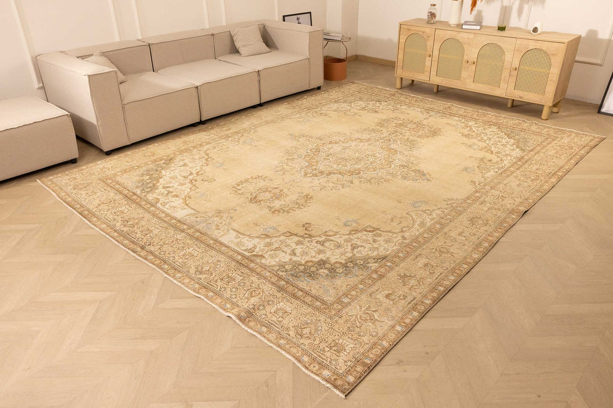 Vintage Southeastern Persian Style Oversize Rug 10x13 ft — Beige & Brown Medallion