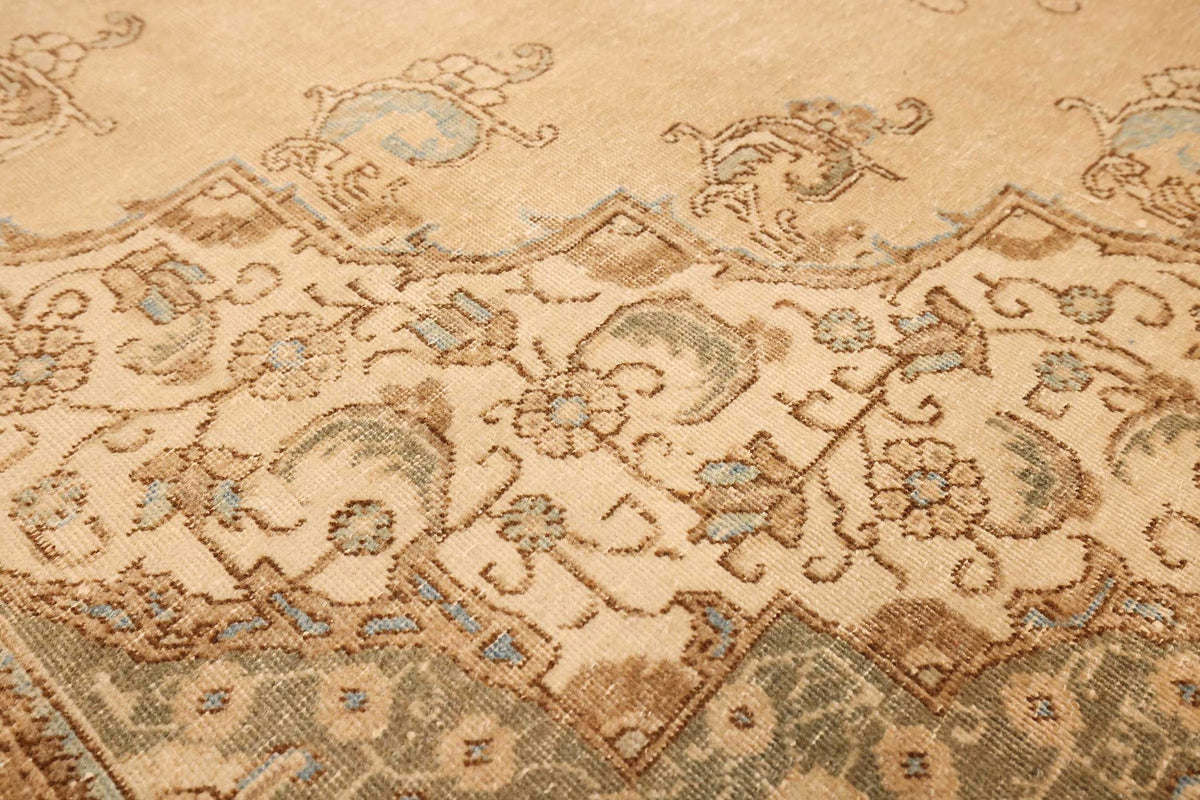 Vintage Southeastern Persian Style Oversize Rug 10x13 ft — Beige & Brown Medallion