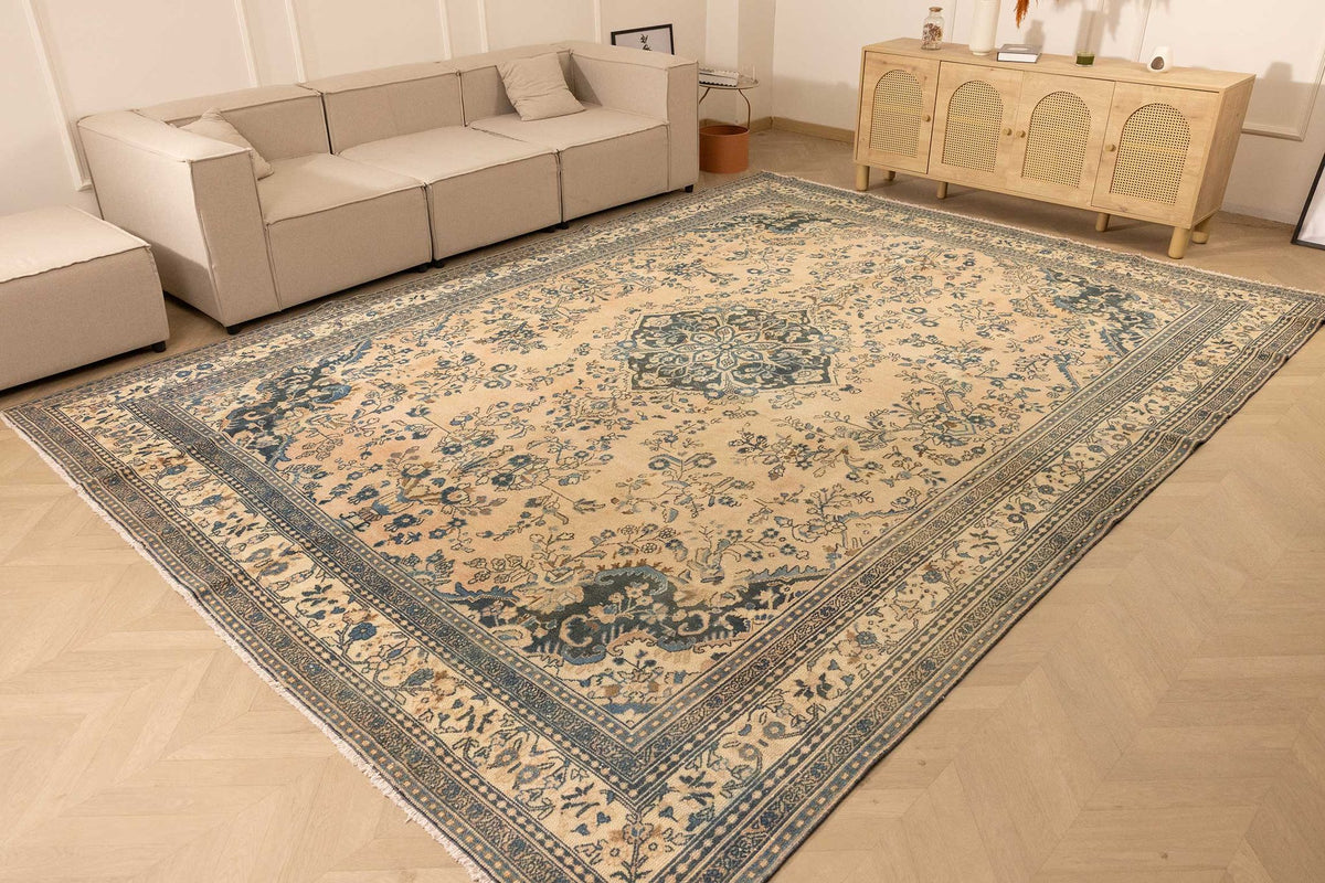 Vintage Southeastern Persian Style Oversize Rug 10x14 ft — Beige & Blue Medallion