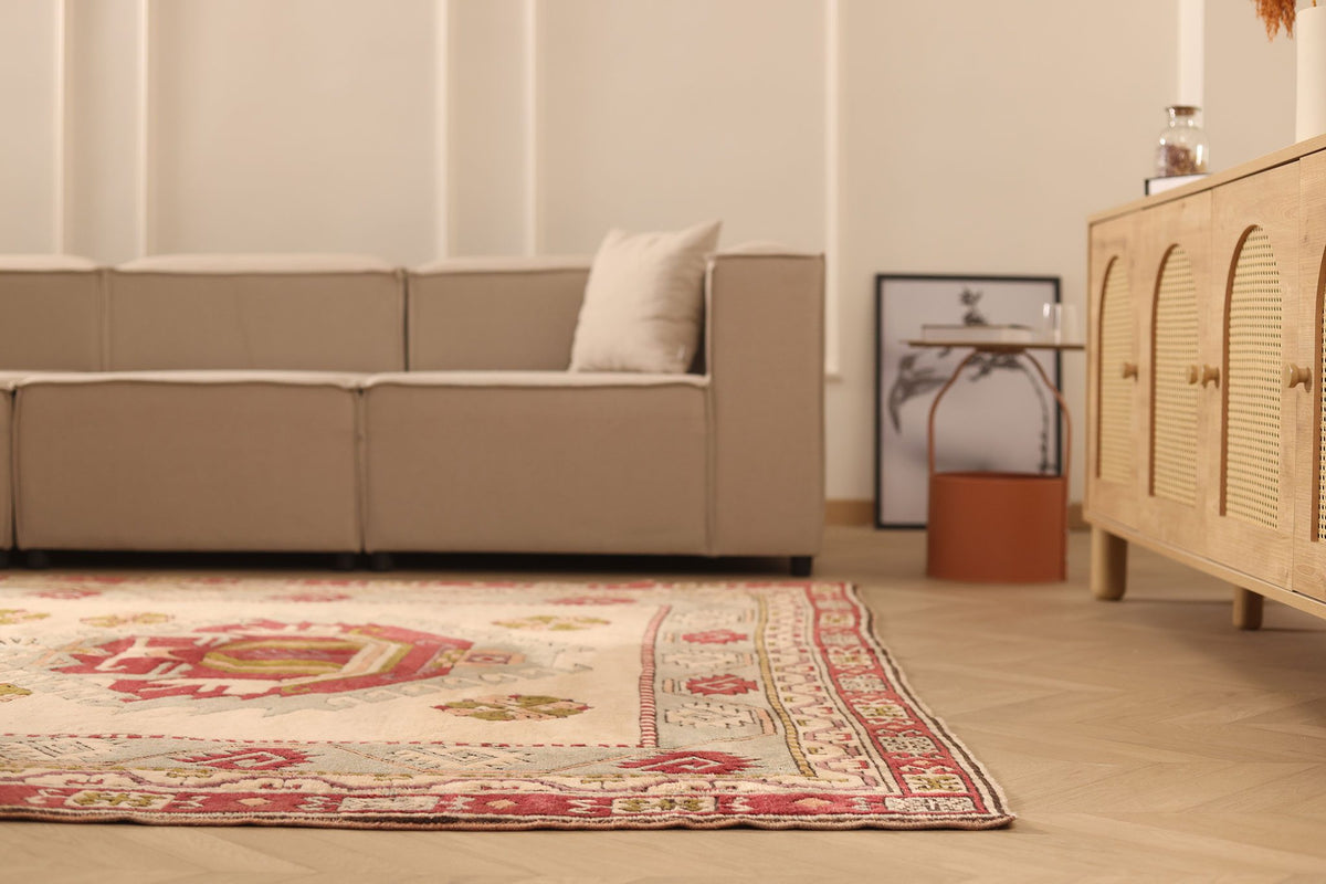 Vintage Niğde Turkish Area Rug 7x9 ft — Beige & Red Geometric