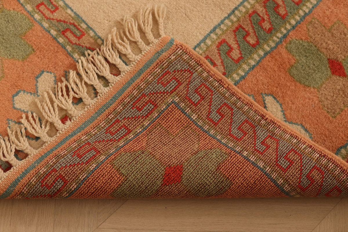 Vintage Uşak Turkish Area Rug 6x7 ft — Beige & Orange Geometric