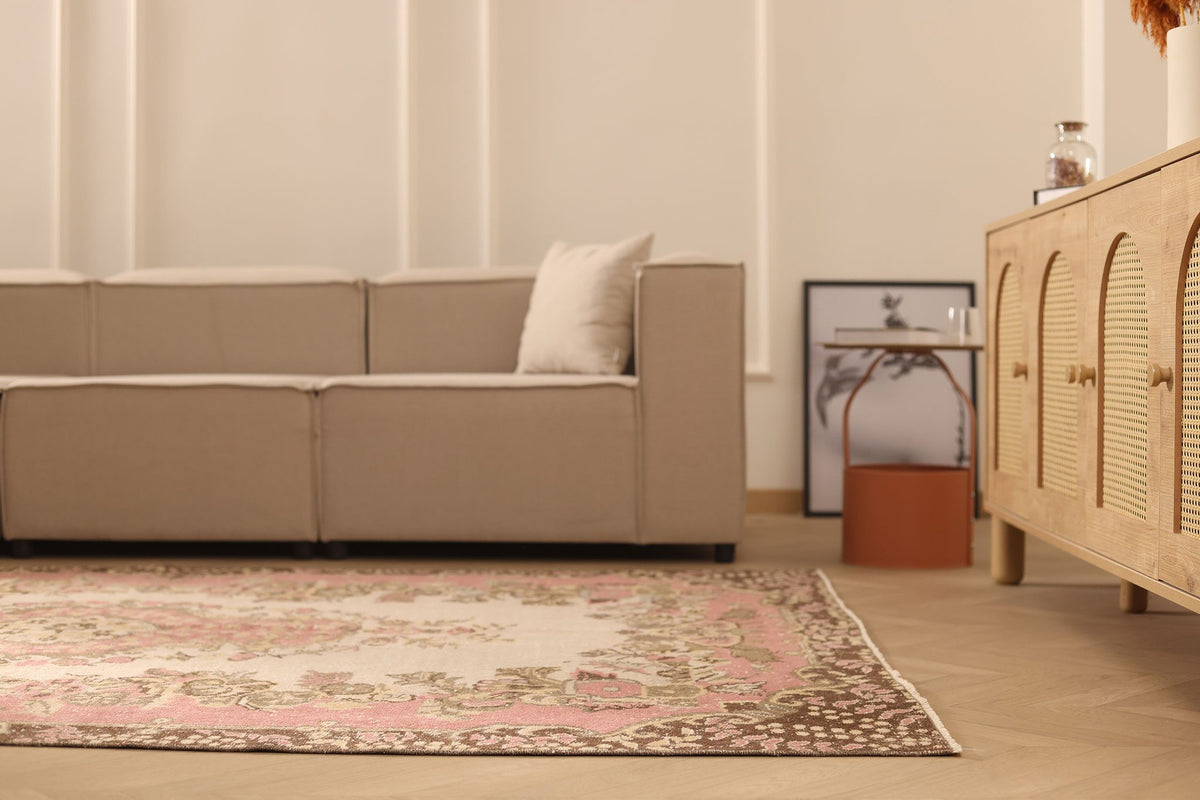 Vintage Isparta Turkish Area Rug 6x10 ft — Beige & Red Floral