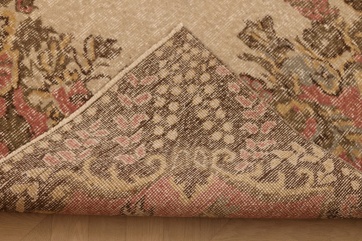 Vintage Isparta Turkish Area Rug 6x10 ft — Beige & Red Floral