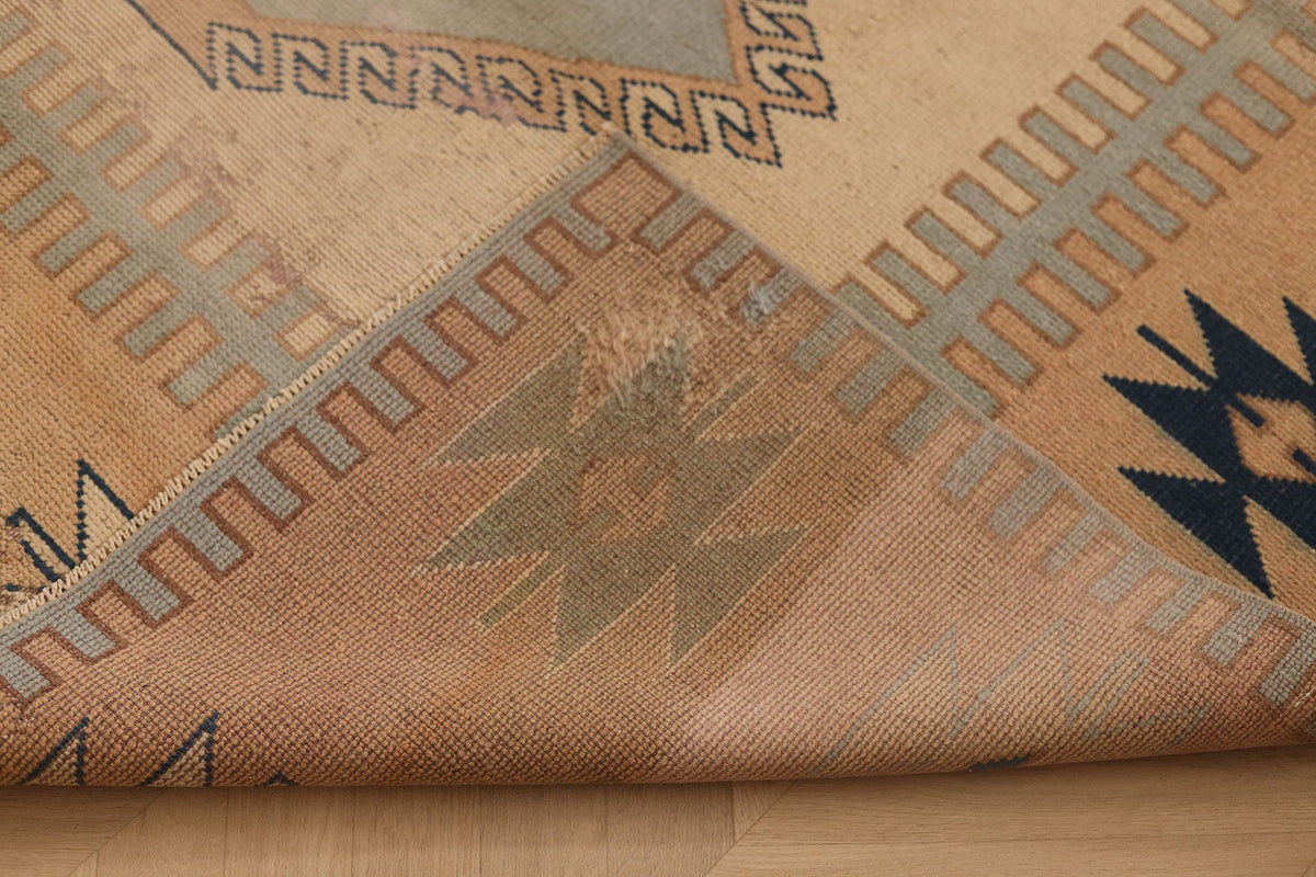 Vintage Niğde Turkish Area Rug 6x9 ft — Orange & Beige Geometric