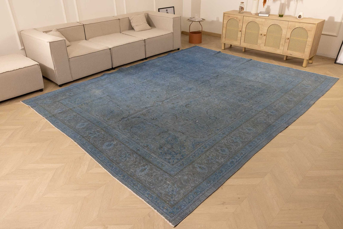 Vintage Southeastern Persian Style Oversize Rug 10x12 ft — Blue & Gray Medallion