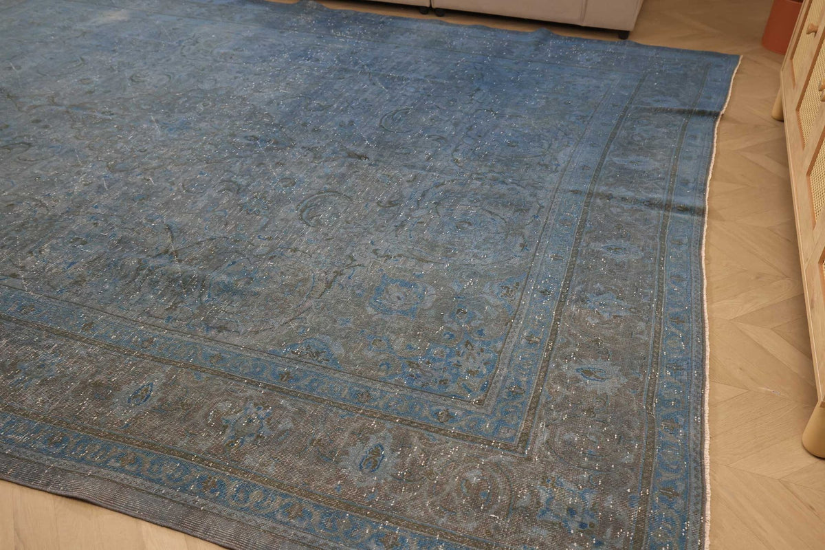 Vintage Southeastern Persian Style Oversize Rug 10x12 ft — Blue & Gray Medallion