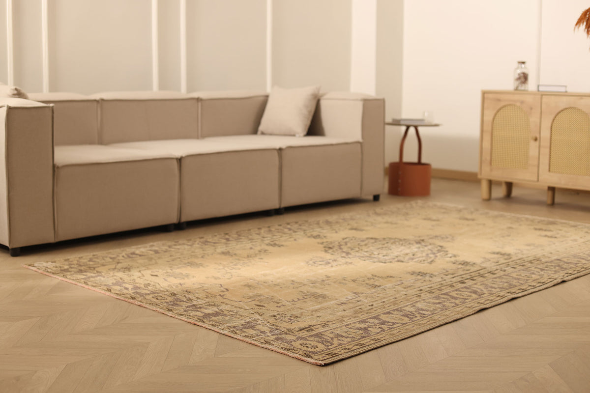 Vintage Manisa Turkish Area Rug 6x9 ft — Beige & Gray Floral