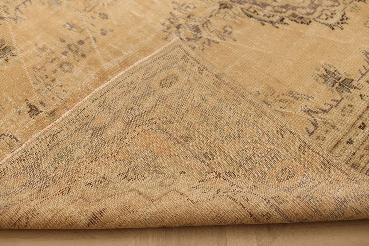 Vintage Manisa Turkish Area Rug 6x9 ft — Beige & Gray Floral