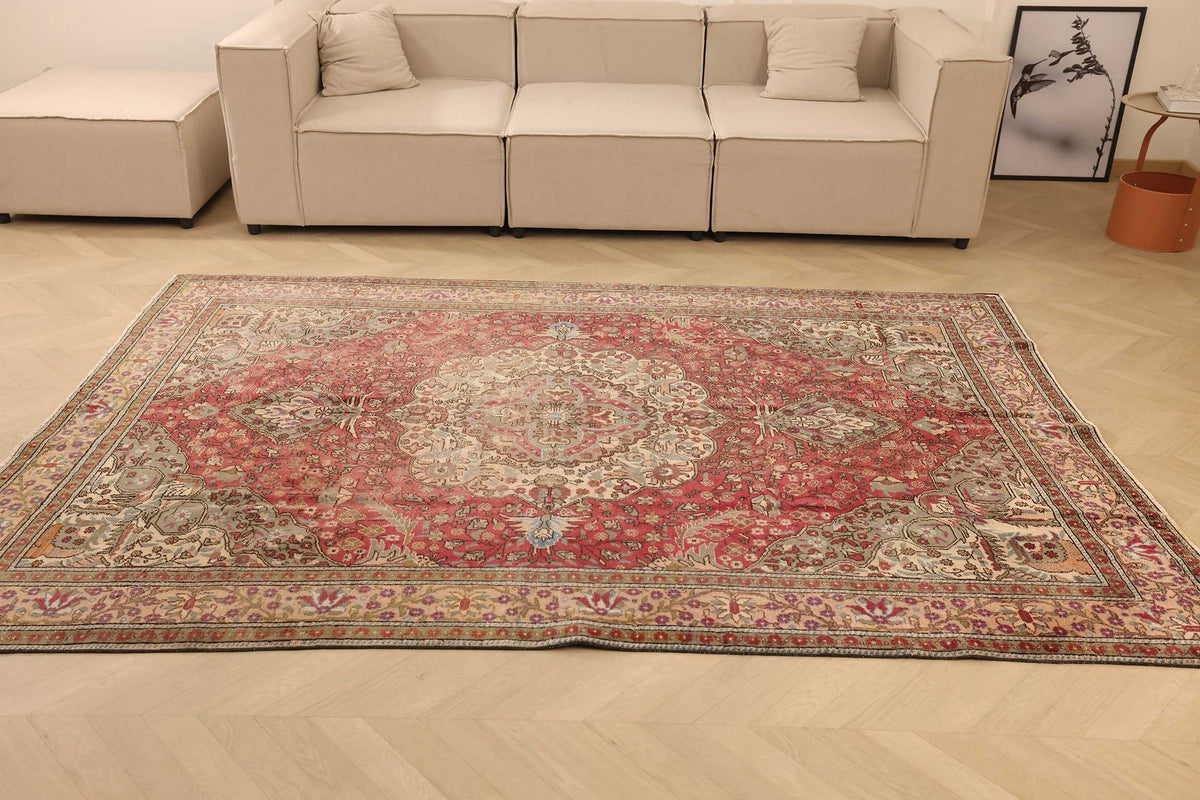 Vintage Kayseri Turkish Area Rug 6x9 ft — Red & Beige Medallion