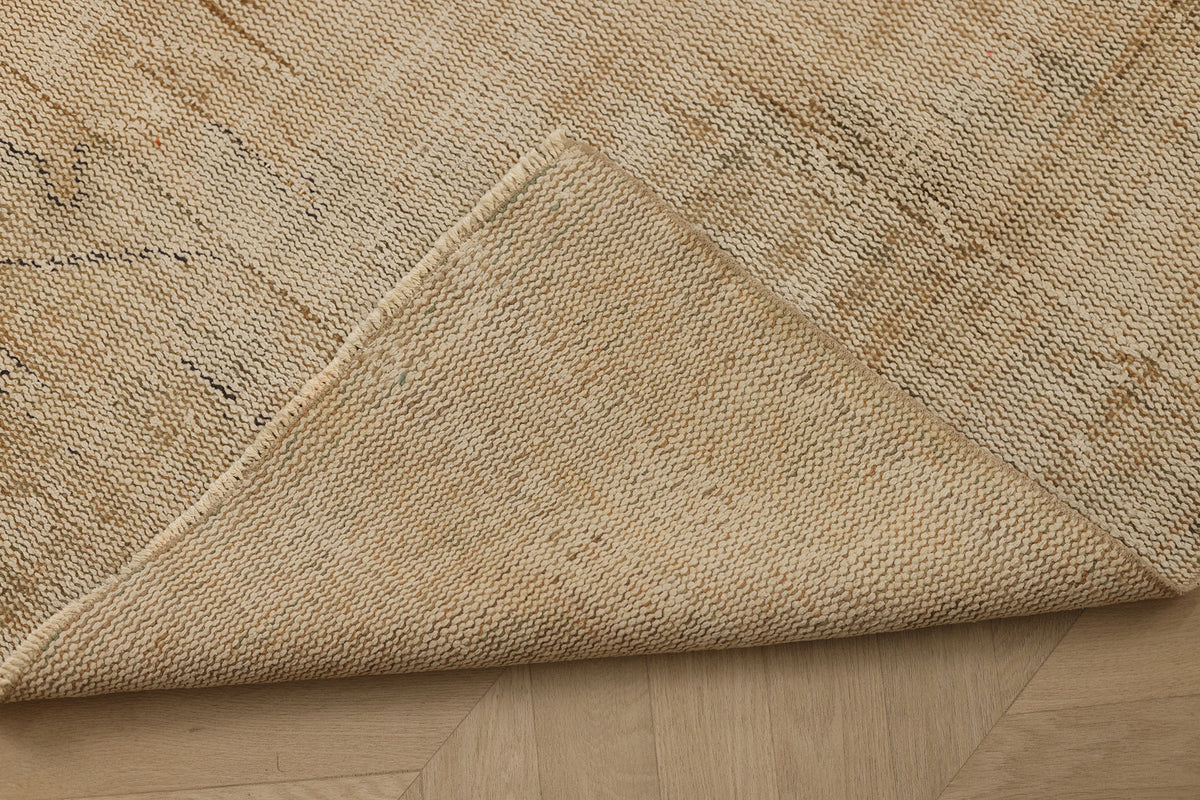 Vintage Manisa Turkish Runner Rug 3x9 ft — Beige Distressed