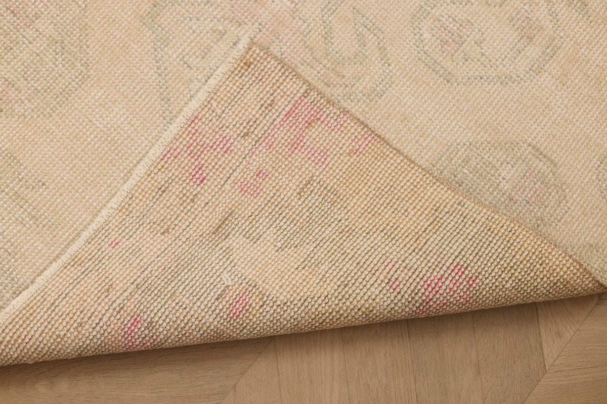 Vintage Nevşehir Turkish Runner Rug 3x6 ft — Beige Distressed