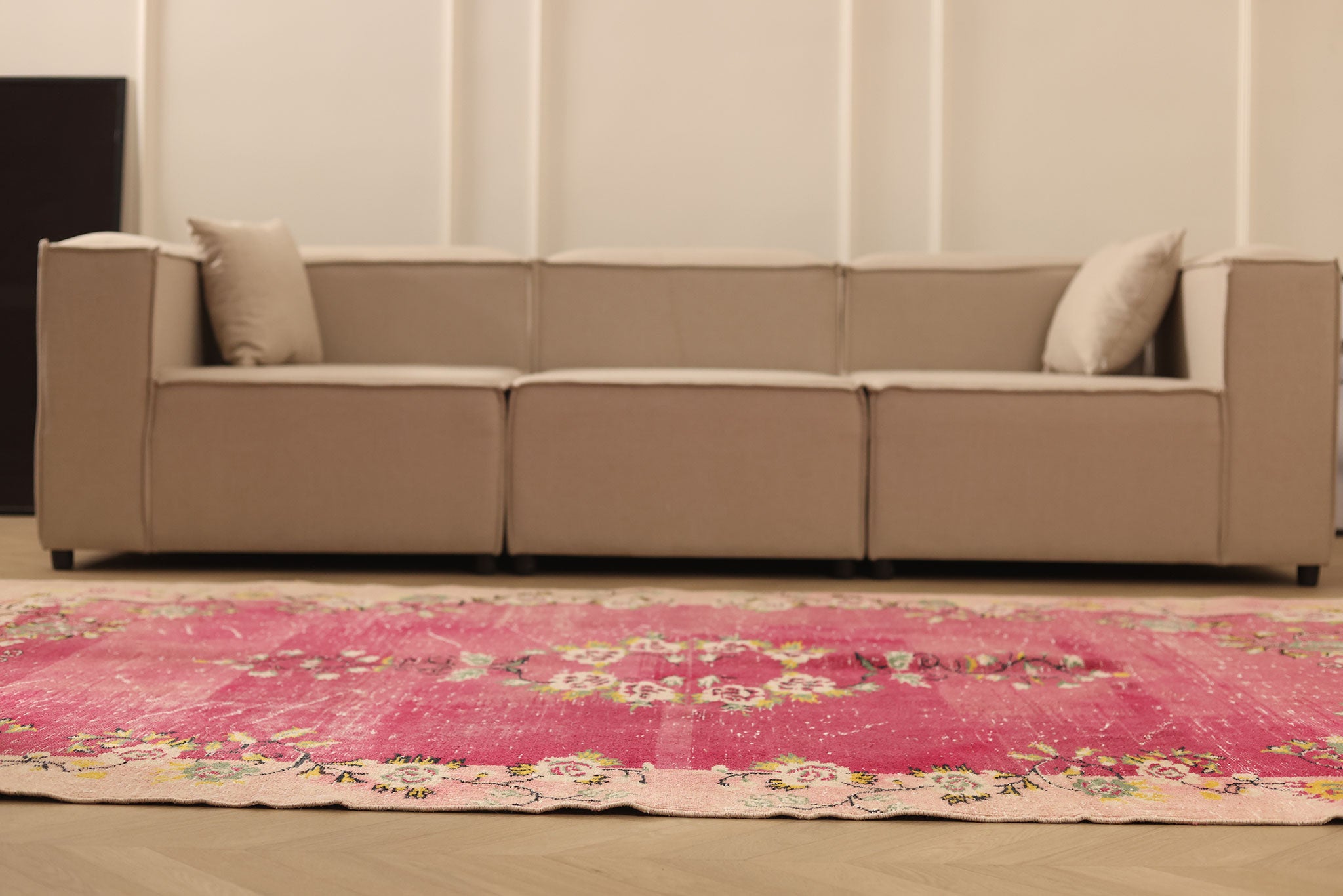 Vintage Manisa Turkish Area Rug 6x9 ft — Pink & Red Distressed