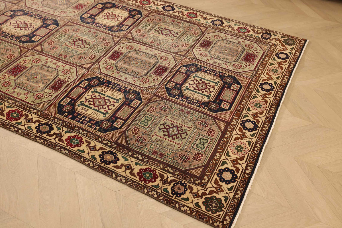 Vintage Kayseri Turkish Area Rug 5x8 ft — Beige & Brown Medallion