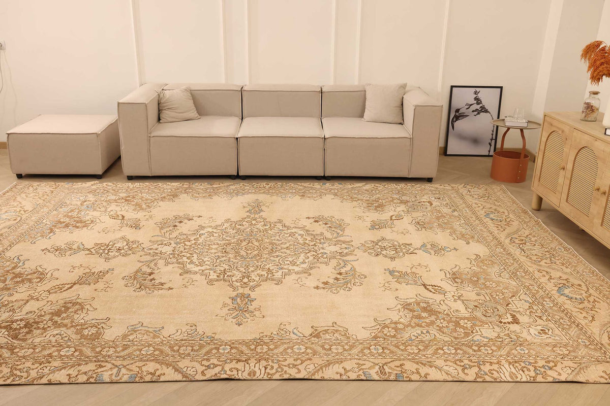 Vintage Southeastern Persian Style Area Rug 9x14 ft — Beige & Brown Medallion