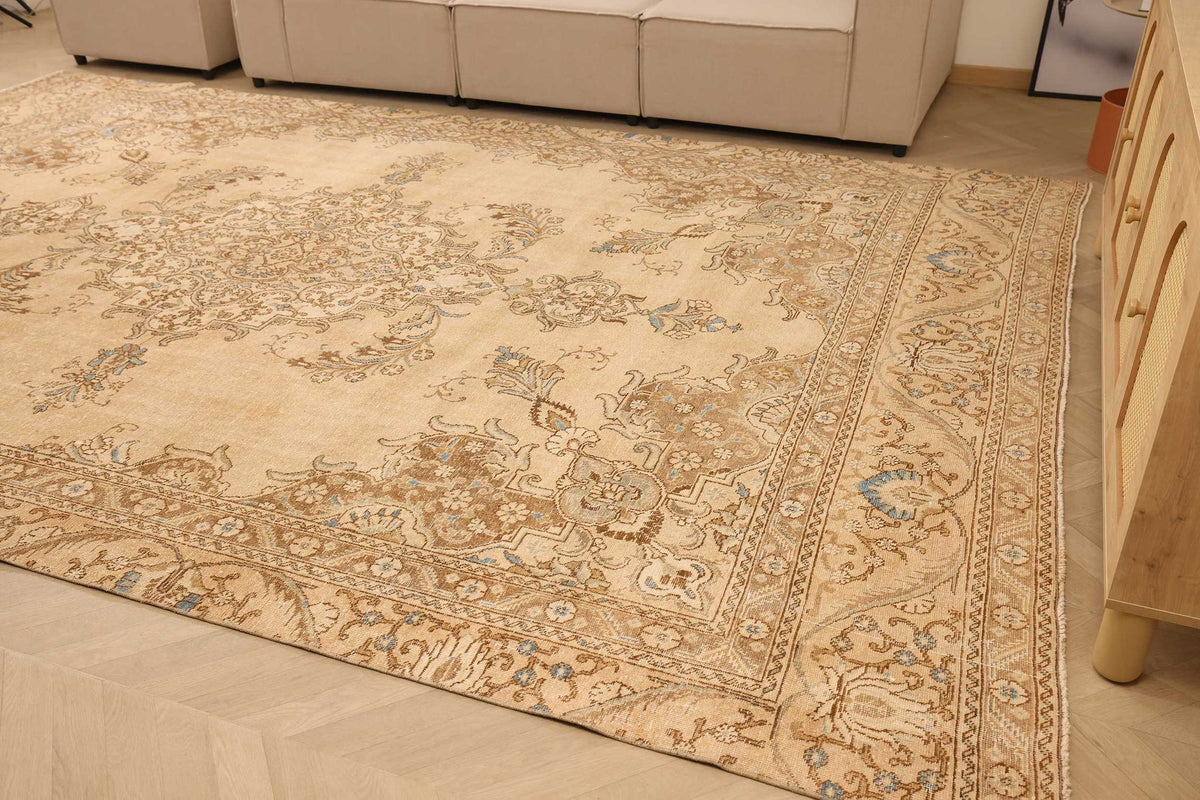 Vintage Southeastern Persian Style Area Rug 9x14 ft — Beige & Brown Medallion