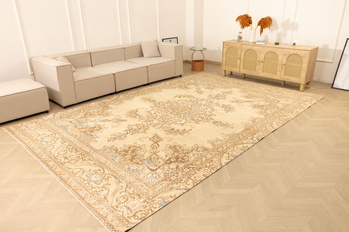 Vintage Southeastern Persian Style Area Rug 9x14 ft — Beige & Brown Medallion