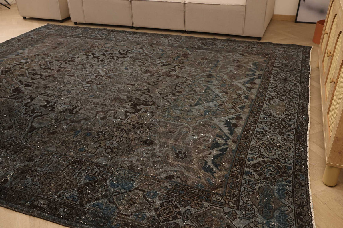 Vintage Southeastern Persian Style Area Rug 10x12 ft — Gray & Brown Medallion