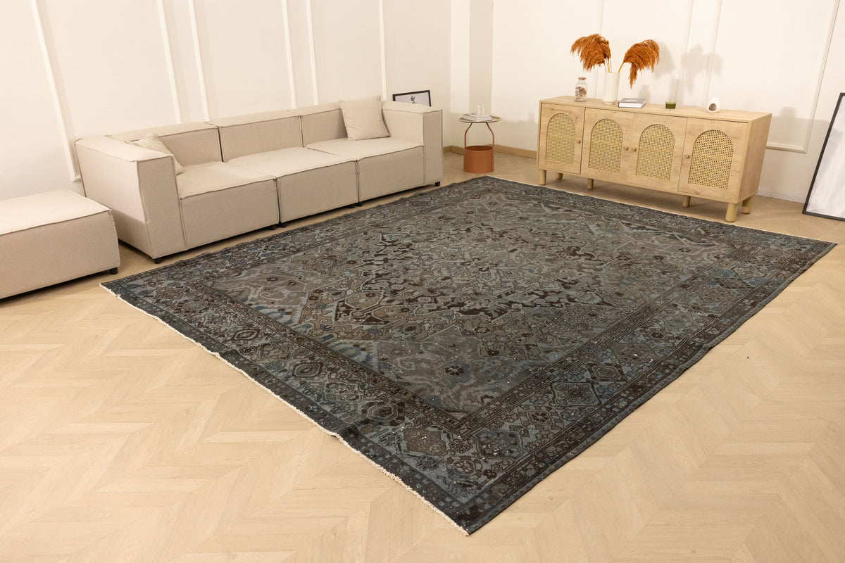 Vintage Southeastern Persian Style Area Rug 10x12 ft — Gray & Brown Medallion