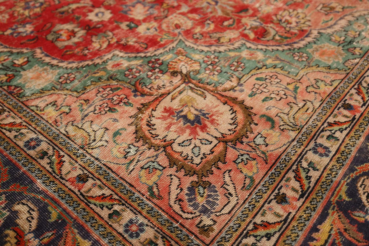 Vintage Southeastern Persian Style Oversize Rug 10x13 ft — Red & Green Medallion