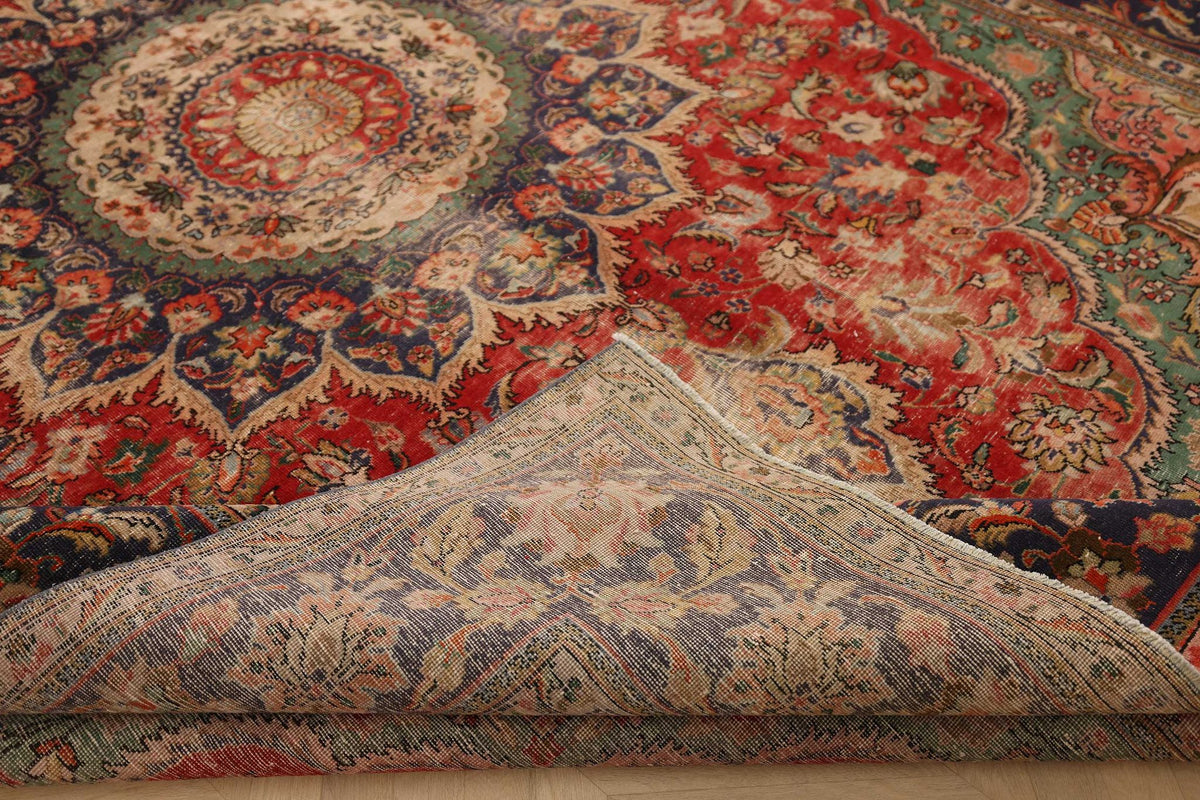 Vintage Southeastern Persian Style Oversize Rug 10x13 ft — Red & Green Medallion
