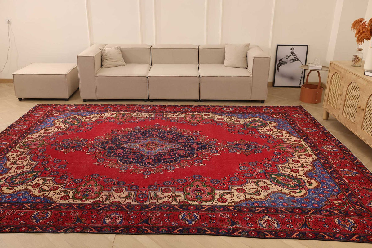 Vintage Southeastern Persian Style Oversize Rug 9x13 ft — Red & Blue Medallion