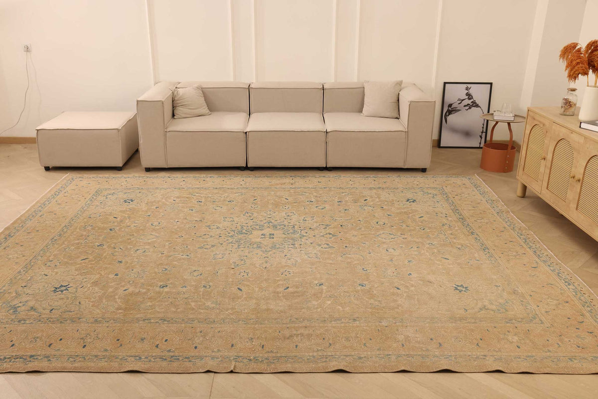 Vintage Southeastern Persian Style Oversize Rug 10x13 ft — Beige & Blue Medallion