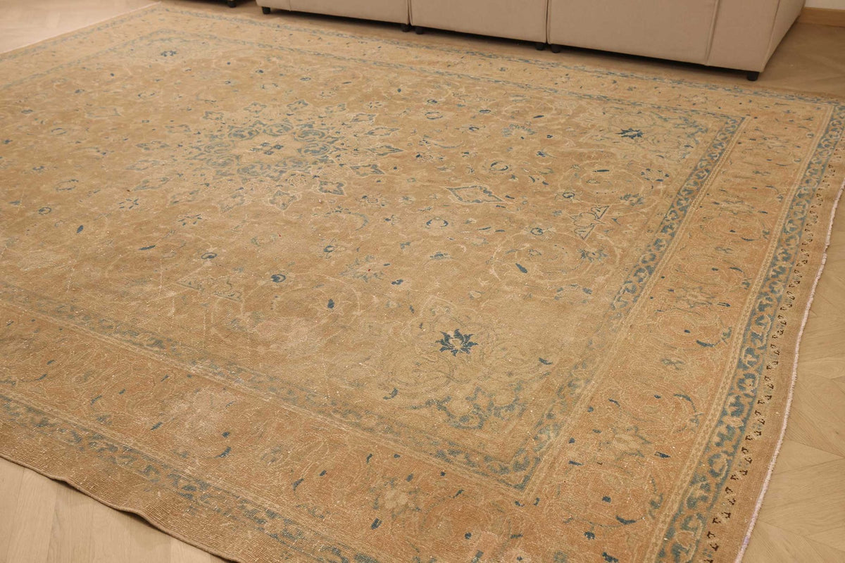 Vintage Southeastern Persian Style Oversize Rug 10x13 ft — Beige & Blue Medallion