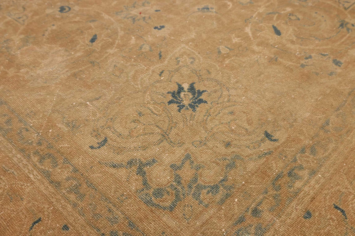 Vintage Southeastern Persian Style Oversize Rug 10x13 ft — Beige & Blue Medallion