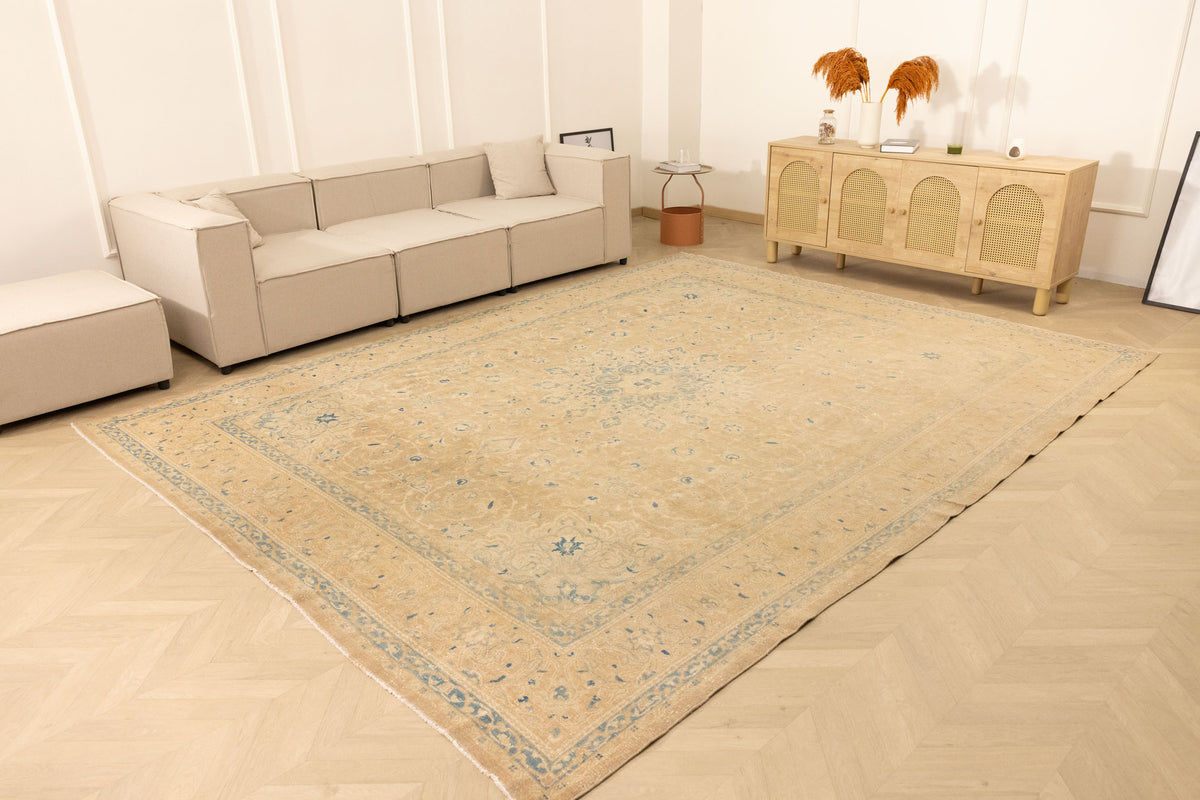 Vintage Southeastern Persian Style Oversize Rug 10x13 ft — Beige & Blue Medallion