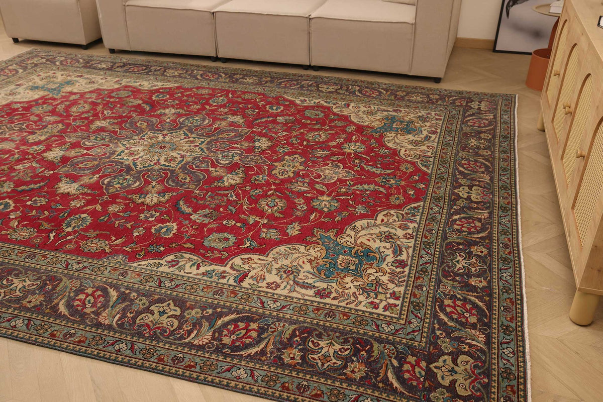Vintage Southeastern Persian Style Oversize Rug 10x13 ft — Red & Beige Medallion