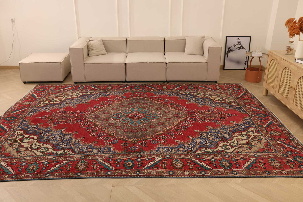 Vintage Southeastern Persian Style Oversize Rug 9x13 ft — Red & Blue Medallion