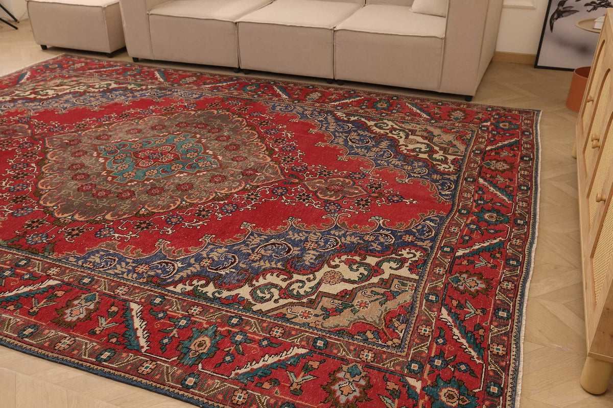 Vintage Southeastern Persian Style Oversize Rug 9x13 ft — Red & Blue Medallion