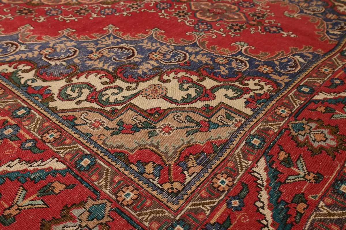 Vintage Southeastern Persian Style Oversize Rug 9x13 ft — Red & Blue Medallion