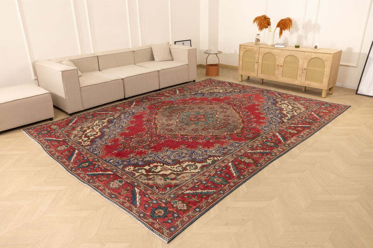 Vintage Southeastern Persian Style Oversize Rug 9x13 ft — Red & Blue Medallion