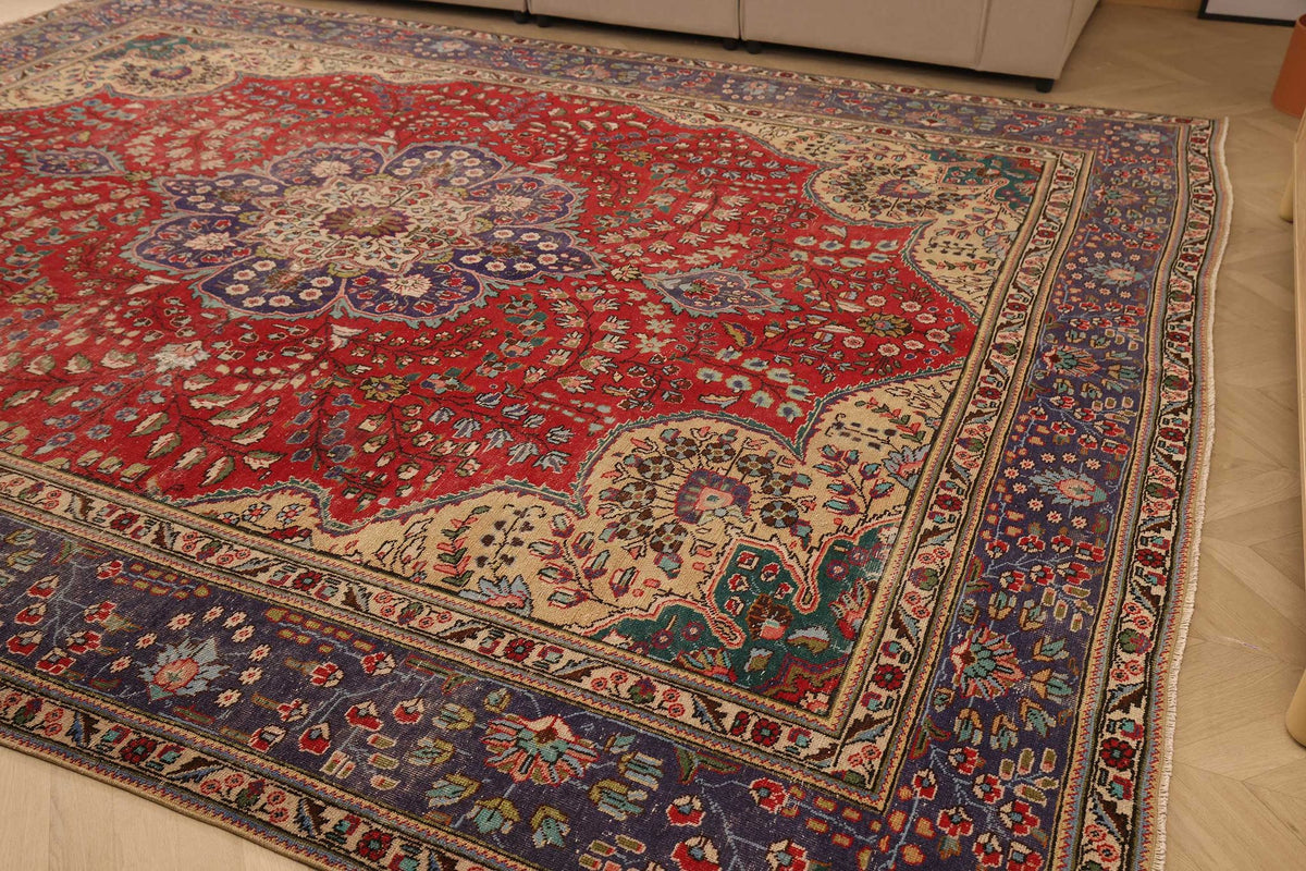 Vintage Southeastern Persian Style Oversize Rug 10x13 ft — Red & Blue Medallion