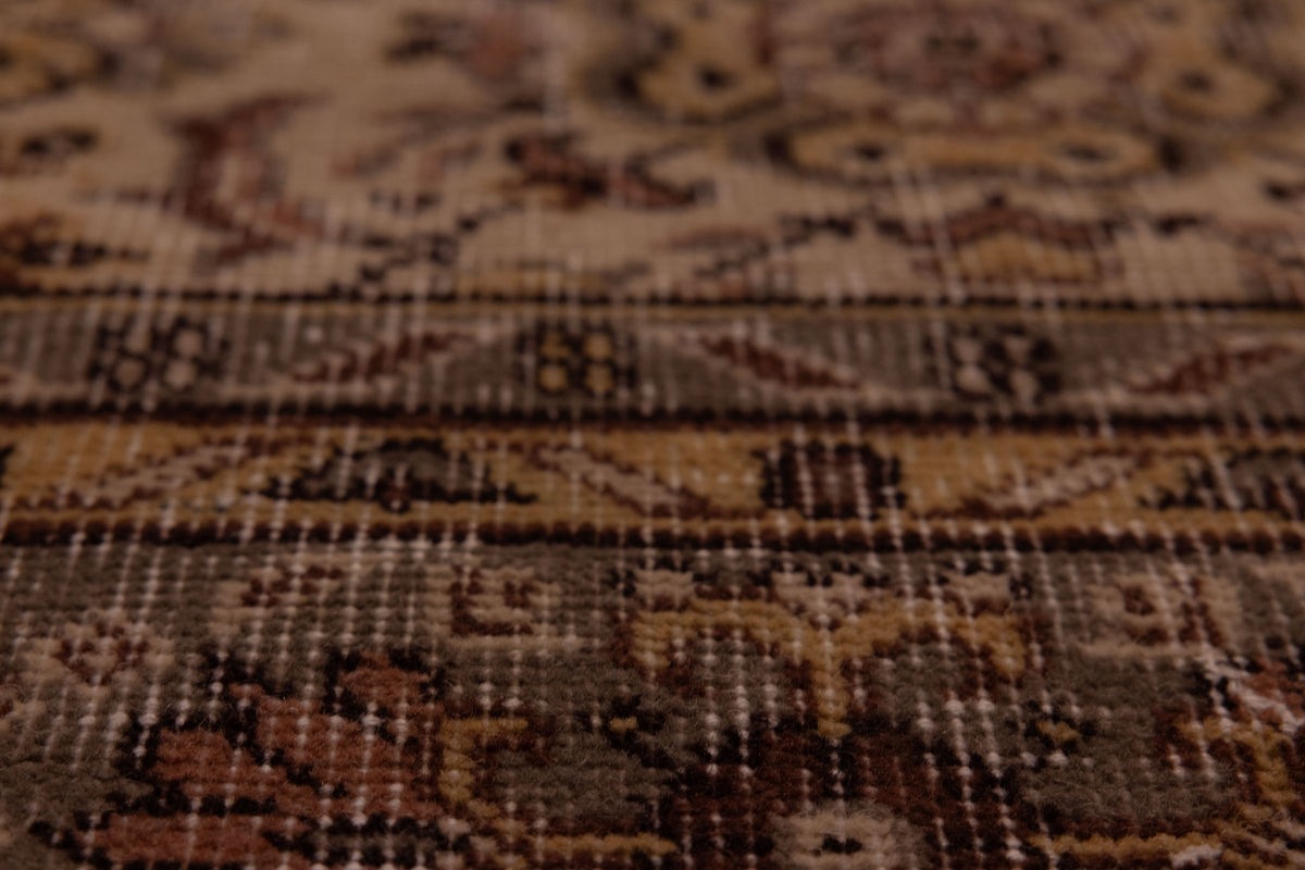 Hand-woven vintage Isparta runner rug in white and beige with intricate floral patterns and a textured wool-cotton blend.