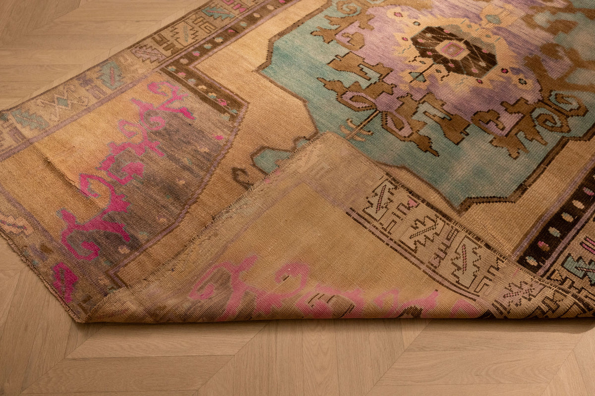 Vintage Kars Turkish Area Rug 5x9 ft — Beige & Navy Medallion
