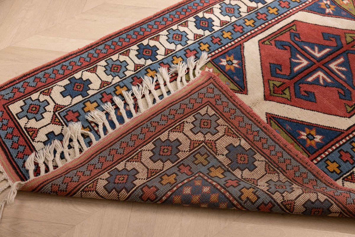 Vintage Niğde Turkish Area Rug 3x6 ft — White & Blue Floral
