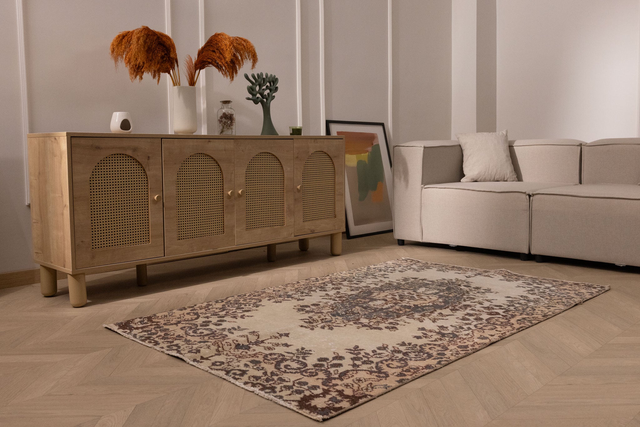 Vintage Isparta Turkish Area Rug 4x6 ft — White & Brown Floral